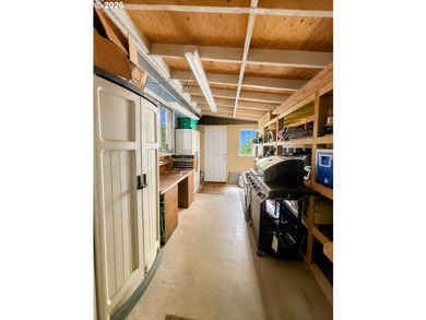 Enjoy coastal living in this well-maintained double-wide - photo 33
