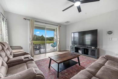 Welcome home to this beautifully designed 5-bedroom, 3.5-bath - photo 4