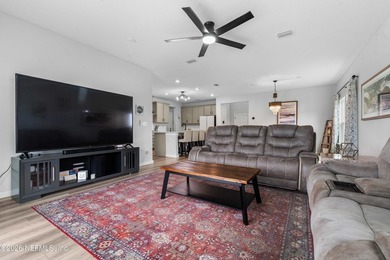 Welcome home to this beautifully designed 5-bedroom, 3.5-bath - photo 5