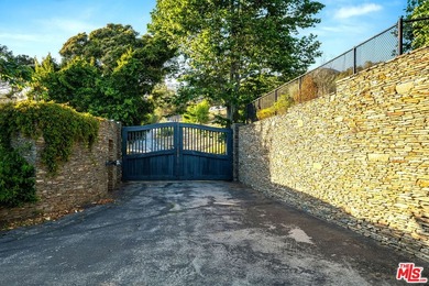 A Rare Malibu Park Estate Opportunity. Set across approximately - photo 9