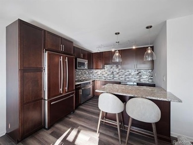 Highly sought-after Birmingham Place condo offering luxury - photo 7