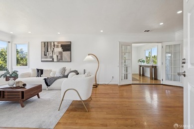 Welcome to this inviting 3-bedroom, 2-bathroom ranch-style home - photo 4