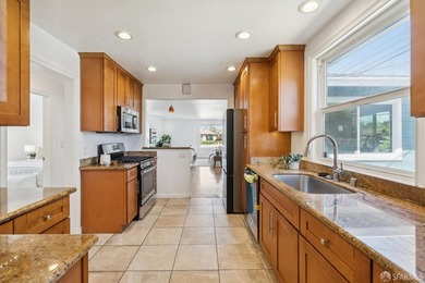 Welcome to this inviting 3-bedroom, 2-bathroom ranch-style home - photo 9