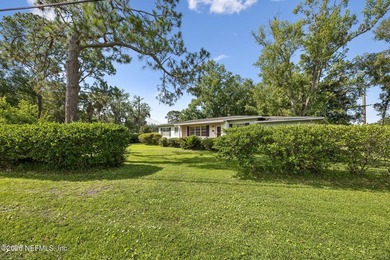 Charming 3 bedroom, 2 bath ranch home offering solid - photo 3