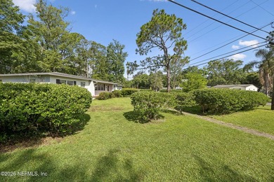 Charming 3 bedroom, 2 bath ranch home offering solid - photo 4