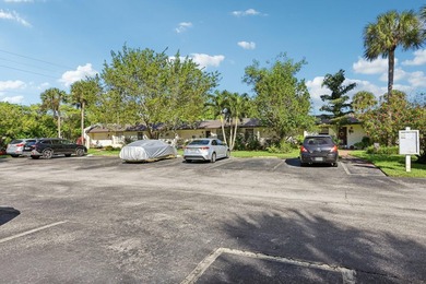 Welcome home to this charming 1-bedroom,1.5-bath VILLA located - photo 4