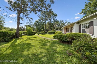Charming 3 bedroom, 2 bath ranch home offering solid - photo 6