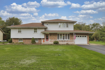 Chain O Lakes - Pistakee Lake Home Sale Pending in Mchenry Illinois