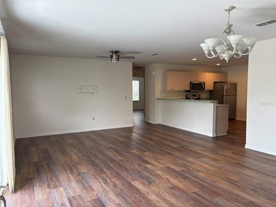 Fantastic opportunity for investors, home owners or snowbirds to - photo 5