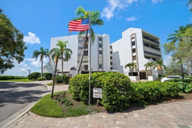 Lake Condo For Sale in St. Petersburg, Florida