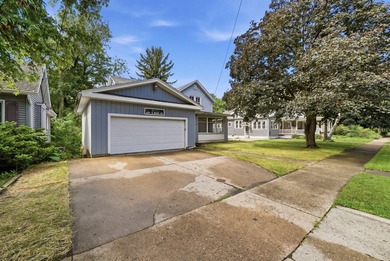 Welcome home to this charming historic gem in the heart of - photo 2