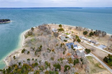 MUST SEE!!!! Beautifully renovated house on Lake Texoma. Recent - Lake Home For Sale in Pottsboro, Texas