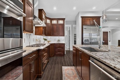 Beautiful James Clyde-built single-level home on a .35-acre - photo 18