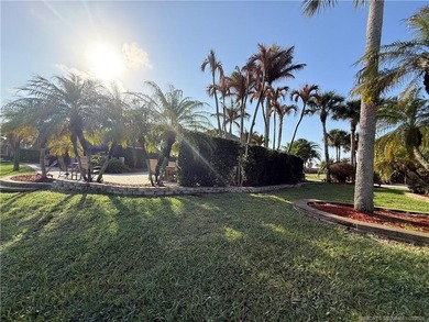 Exceptional oversized 3,514 sq ft lot offering over 70 feet of - photo 20