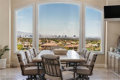 Magnificent custom home in guard/gated MacDonald Highlands with - photo 23