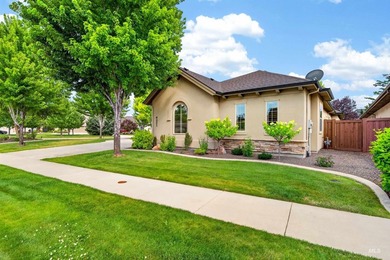 Beautiful James Clyde-built single-level home on a .35-acre - photo 45