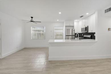 Beautifully updated 2-bedroom, 2-bathroom residence renovated in - photo 6