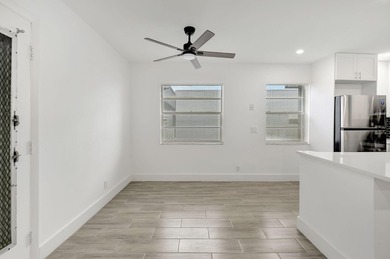 Beautifully updated 2-bedroom, 2-bathroom residence renovated in - photo 7