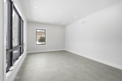 Welcome to this exceptional modern NEW CONSTRUCTION home set on - photo 11