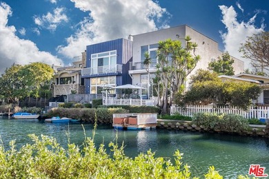 Life here in the Venice Canals is simply better! Just walking - photo 7