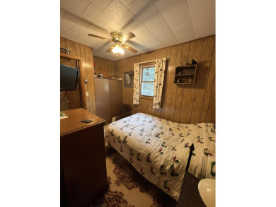 Big Pine Inn is nestled in a lovely setting of Oaks and Pines on - photo 18