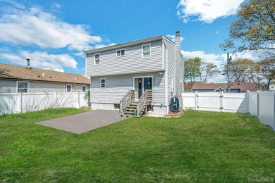 Welcome Home to this Beautiful Colonial in the heart of Mastic - photo 24