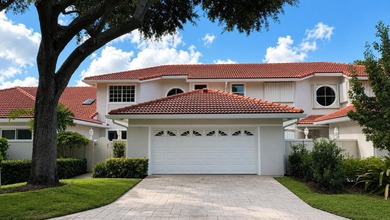 This bright, spacious, and beautiful 4-bedroom, 4-bathroom - photo 1