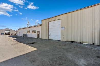 Great opportunity with an amazing location close to the freeway - photo 3