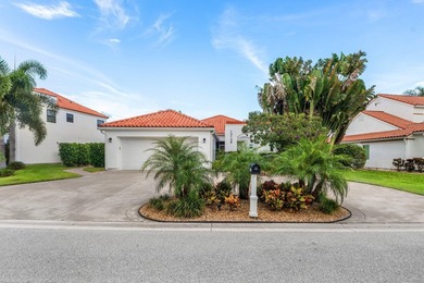 Experience luxury living in this beautifully renovated home - photo 2