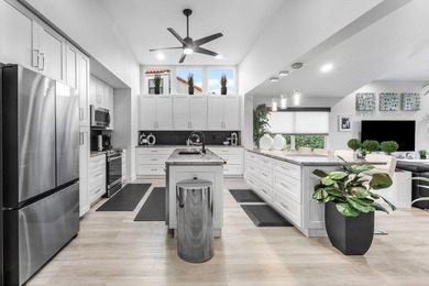 Experience luxury living in this beautifully renovated home - photo 8