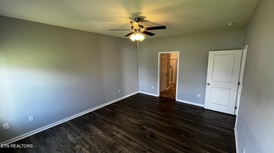 Seller Motivated! Nearly New Smart Home with 7 year structural - photo 16