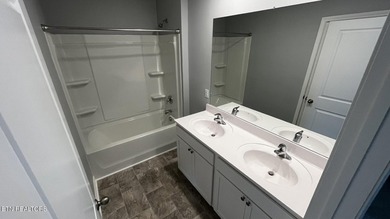 Seller Motivated! Nearly New Smart Home with 7 year structural - photo 32