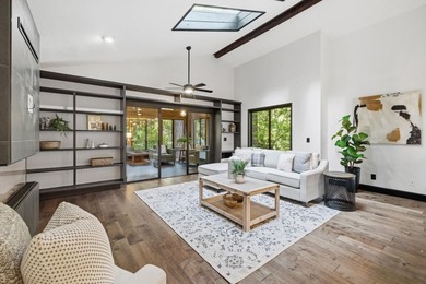 Stunning home on over an acre in one of the most convenient - photo 4