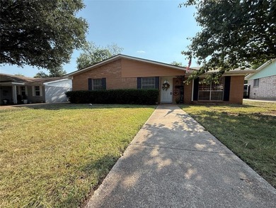 Lake Waco Home For Sale in Waco Texas