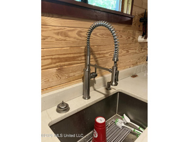 What a great get-away! Off Grid recreational property with a - photo 3