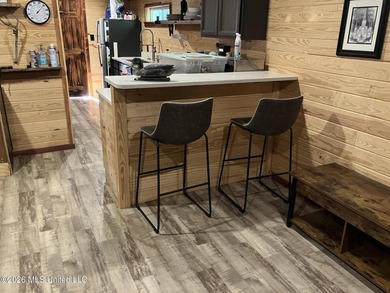 What a great get-away! Off Grid recreational property with a - photo 5