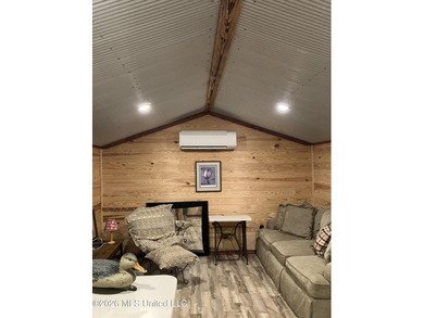 What a great get-away! Off Grid recreational property with a - photo 6