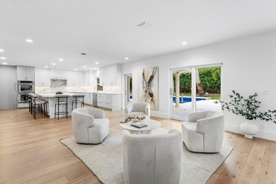 Welcome to this timeless Gulf Stream residence, perfectly - photo 1