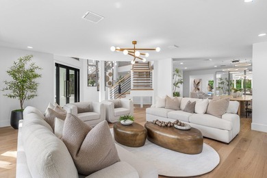 Welcome to this timeless Gulf Stream residence, perfectly - photo 3