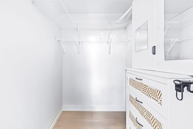 Ce rare condo d'angle de 2 chambres, oriente sud-ouest, vous - photo 17