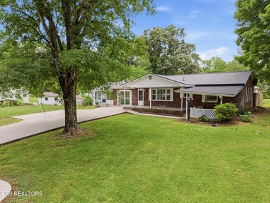 Welcome to 513 Smokey Drive in Loudon, TN! This charming - photo 34
