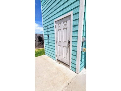 Coastal Getaway on Stilts - Ideal for Fun, Fishing & Family Time - photo 4