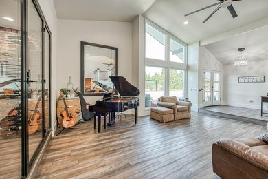 Luxury living in this Clovis Countryside, Sonoma inspired Ranch - photo 25