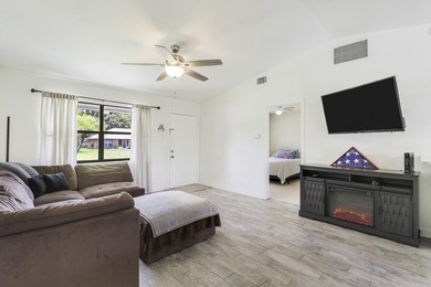 Discover this charming 2Bd, 2Ba Single Family home. Centrally - photo 5