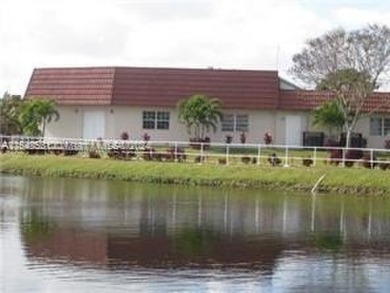 Lake Condo For Sale in Miami Gardens, Florida