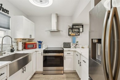 Beautifully renovated and move-in ready, this stunning 2-bedroom - photo 12
