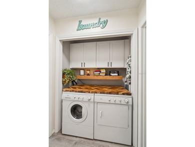 Beautifully renovated and move-in ready, this stunning 2-bedroom - photo 18