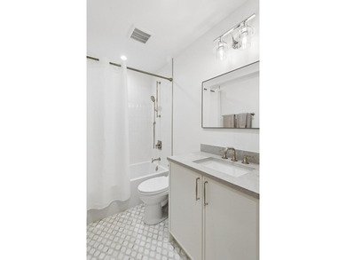 Welcome to this exceptional 4-bedroom, 3.1-bath duplex residence - photo 26