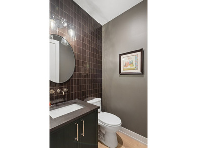 Welcome to this exceptional 4-bedroom, 3.1-bath duplex residence - photo 33
