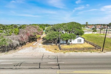 (private lake, pond, creek) Home For Sale in Aransas Pass Texas